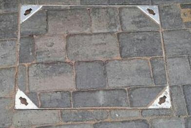 Recessed manhole covers