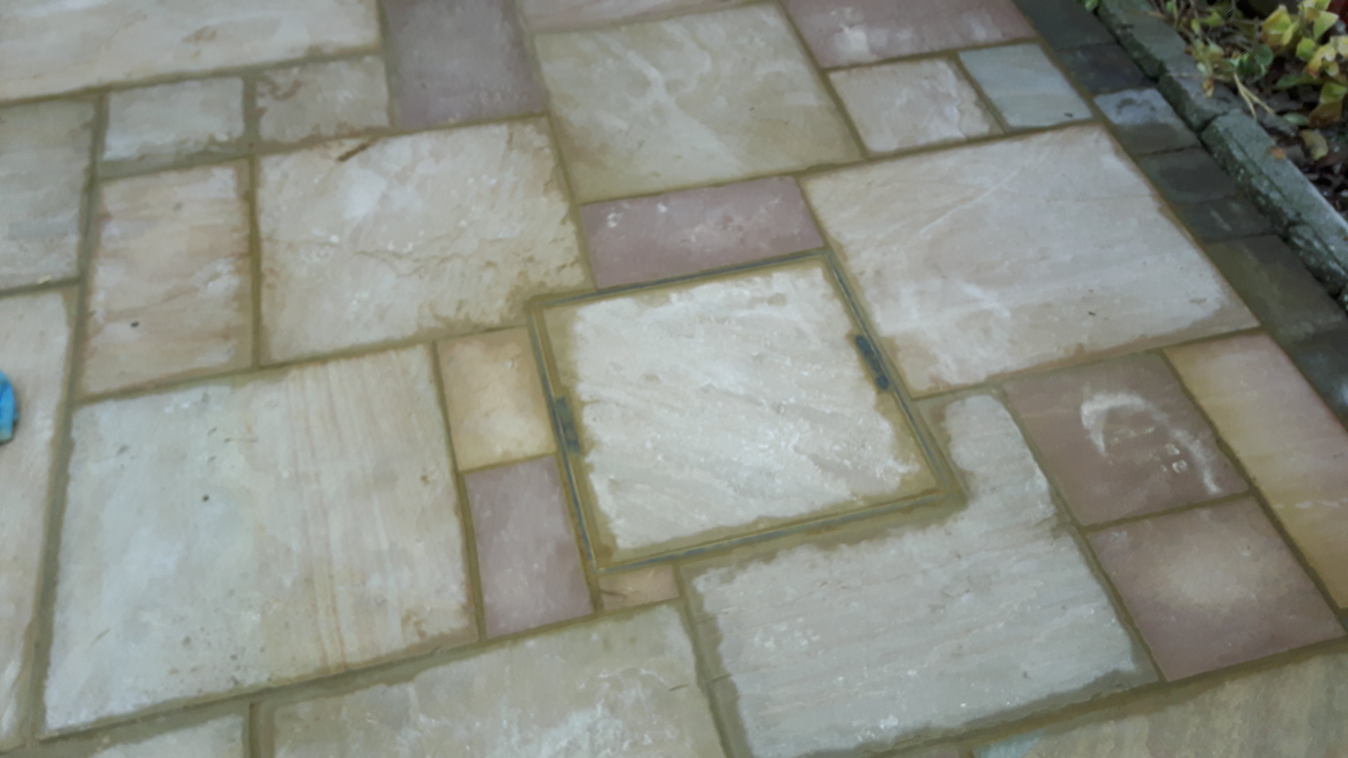 Recessed manhole covers